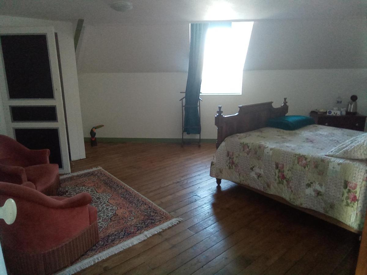 La Chambre De La Boule D 'Or Lanvallay Luaran gambar